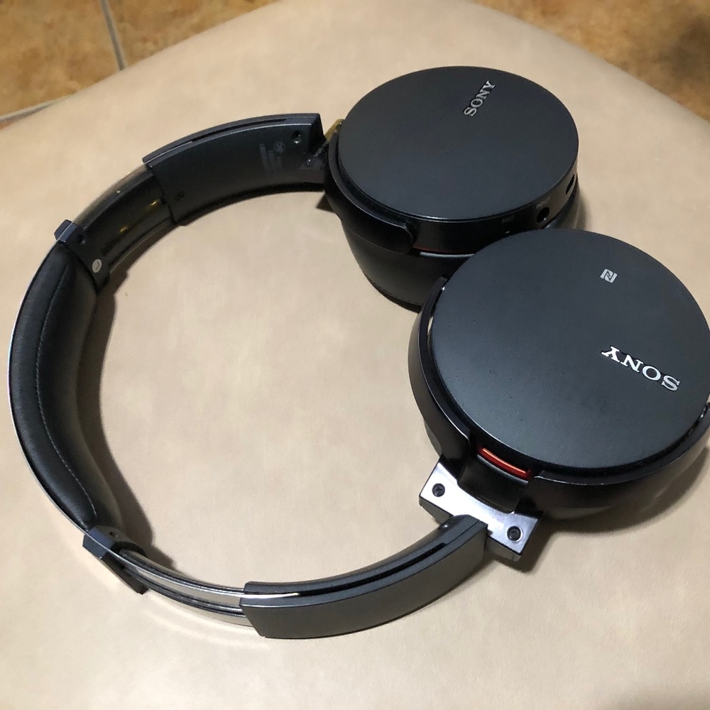 Sony MDR-XB950B1 Extra Bass Bluetooth Headphones